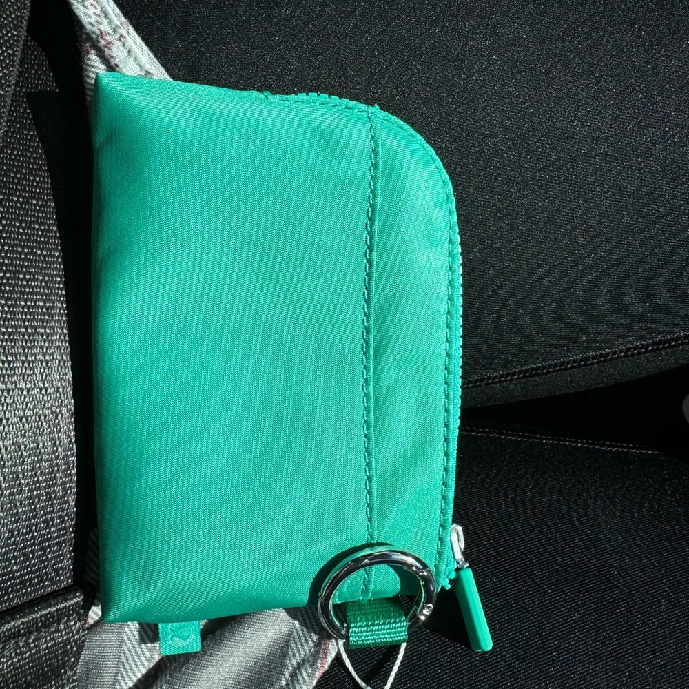 Clippable Card Pouch - Picture 3 of 4